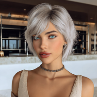 Nouvelle Arrivée Été 2026 – Perruque Courte Bob Synthétique Blanche Dorée Superposée Effet Cheveux Naturels Raides Transparente SM491 – Vente en Gros