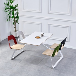 Ensemble de table et de chaises de cantine scolaire moderne et écologique pour 4 personnes, pour utilisation universitaire - Product Image 6