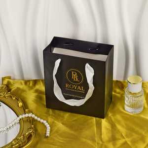 Sacs en papier de luxe pour cadeaux de bijoux, sacs en papier blanc personnalisés avec votre propre logo - Product Image 5