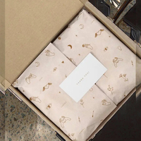 Papier d'emballage cadeau de luxe écologique 17 g/m² imperméable avec logo personnalisable pour l'emballage de vêtements et de chaussures en gros