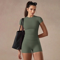 Ensemble de tenue de yoga pour femmes, short de sport respirant à taille haute et à séchage rapide avec haut de sport ajusté et poche pour l'entraînement
