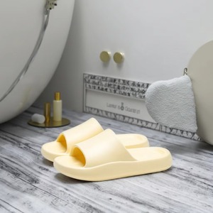 Ciabatte Estive Resistenti per Casa, Antiscivolo e Silenziose per Bagno, con Suola Morbida in EVA e Suola Spessa, per Uomo e Donna, Sandali per Coppie - Product Image 1