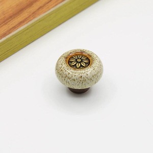 Modern iç tasarım için özel dolap için çağdaş kristal sırlı seramik çeker yansıtıcı yüzey dolap kolları - Product Image 6