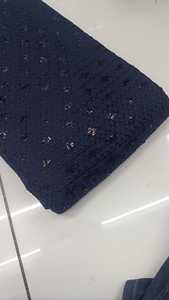 Tissu en rayonne imprimé le plus vendu, texture lisse, confortable pour l'été, idéal pour les kurtas, robes et tuniques, disponible à la vente - Product Image 6