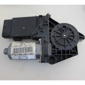 Motore Alzacristalli Anteriore Destro VW Passat Mk5 3B4837752CQ (18094 17A-4-D-2) - Product Image 1