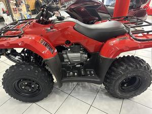 รถเอทีวี FourTrax Recon 229 ซีซี สมรรถนะสูง เกียร์ 5 สปีด กึ่งอัตโนมัติ พร้อมเกียร์ถอยหลัง เครื่องยนต์ระบายความร้อนด้วยอากาศ ระบบขับเคลื่อนเพลาที่ทนทาน - Product Image 3