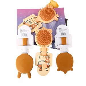 Peine para el cabello con cojín de aire, mini, portátil, diseño de dibujos animados, masajeador, para uso diario, 12 cm, de plástico, ligero, estilo dulce - Product Image 5