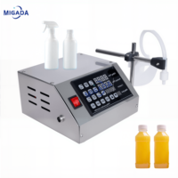 Máquina de llenado de líquidos semiautomática con bomba de diafragma pequeña de sobremesa para bebidas, jugos, perfumes y botellas de plástico.