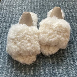 China Wholesale Australian Sheepskin Slippers Wool Lambswool Fur Winter Use