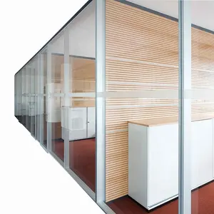 Conception de porte affleurante encadrée de cloison en verre pour bâtiment administratif