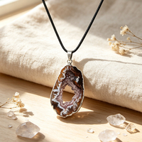 Collar de Ágata Brasileña Natural en Rodaja con Borde Chapado en Oro y Plata, Colgante de Geoda Cruda con Cordón Encerado, Joyería al por Mayor