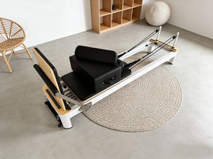 Reformer Pilates en aluminium équilibré de 130 kg avec exercices, ressorts en alliage d'aluminium et <span class=keywords><strong>La</strong></span> Reformer Springs Workout - Product Image 1
