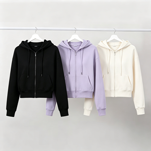 Vente en gros – Nouvelle veste décontractée courte pour femme, style sportswear, avec capuche zippée en tissu air layer, idéale pour le fitness et les loisirs, collection automne-hiver - Product Image 1