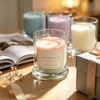 Bougie parfumée artisanale en cire de soja écologique de luxe avec parfum épicé pour les fêtes de Noël et les célébrations de remise des diplômes