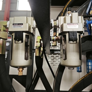 Machine de soufflage semi-automatique pour la fabrication de pichets d'eau en plastique - Product Image 6