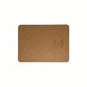 Alfombrilla de Ratón Inalámbrica Personalizada con Carga Rápida de 15W, Pequeña y Portátil, Multifuncional, de Cuero PU para Oficina - Product Image 5