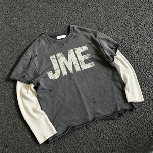 เสื้อยืดแขนยาวทรงโอเวอร์ไซส์ JME สไตล์สตรีทสำหรับผู้ชาย คอกลม พิมพ์ลายตัวอักษรด้านหน้า สีเทา ผ้าคอตตอนเจอร์ซีย์แบบวอช - Product Image 3