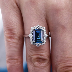 Anello Blue Cut per Uomo e Donna, Design Geometrico, Accessorio da Dito per Uso Quotidiano - Product Image 4