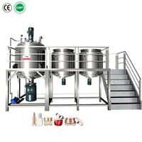 Mélangeur émulsifiant sous vide de type fixe 1000l pour soins de la peau émulsifiant de mélange homogénéisant sous vide avec réservoir d'eau et d'huile
