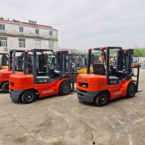 Chariot élévateur diesel Heli H2000 30 de 3 tonnes et 4,5 mètres, avec moteur Isuzu, en parfait état de marche, peu d'heures de fonctionnement - Product Image 6
