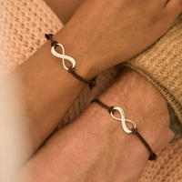 Bracelet Cordon en Acier Inoxydable avec Breloque Croix et Cercle, Bijou d'Amitié Tendance, Bracelet Infini Personnalisé pour Couple