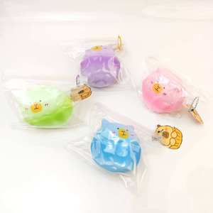 En stock : Jouet anti-stress Capybara mignon à remontée lente, super doux au toucher, balle à presser pour enfants, vente en gros en boîte - Product Image 4