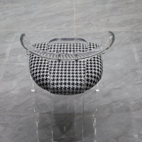 Chaise en acrylique transparente ; Chaise de coiffeuse minimaliste de style nordique inspirée d'Instagram avec dossier personnalisable en usine
