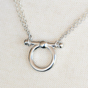 Collana con Morso di Cavallo in Acciaio Inossidabile Placcato Oro 18K, Gioiello per Amanti dei Cavalli - Product Image 2