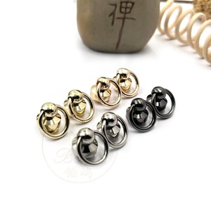 ห่วงคล้องหัว<span class=keywords><strong>พระ</strong></span>สงฆ์ ต่างหูแบบติดหัวนม อุปกรณ์ตกแต่งกระเป๋า จี้ห้อย หัวเข็มขัด แหวน สกรู ทำมือ DIY อุปกรณ์ตกแต่งกระเป๋า หัวเข็มขัดตกแต่งหมวก - Product Image 2