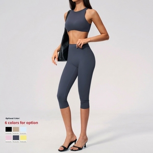 Ensemble <span class=keywords><strong>de</strong></span> sport 2 pièces pour femme OEM/ODM : pantalon capri taille haute et soutien-gorge <span class=keywords><strong>de</strong></span> sport rembourré à dos ouvert, tenue <span class=keywords><strong>de</strong></span> yoga personnalisable avec logo - Product Image 2