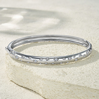 Gelang Moissanite Perak Sterling 925 Model Starburst Starry Sky Gypsy Setting Berkilau Radiant dengan Engsel untuk Wanita