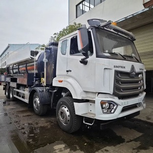 รถดูดฝุ่นและทำความสะอาดท่อระบายน้ำ HOWO 8x4 พร้อมฟังก์ชั่นขจัดสิ่งอุดตันและปล่อยน้ำเสีย - Product Image 2
