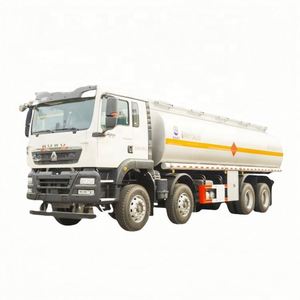 Camion-citerne Sinotruk Howo neuf 30CBM 8x4 pour le transport de carburant, 12 roues avec pistolet - Product Image 2