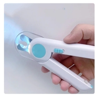 Coupe-ongles professionnel à lumière LED pour chat et chien, tondeuse à griffes avec verrouillage de sécurité, outil de toilettage pour chiot et chaton.