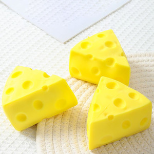Jouet à presser en forme de fromage en PP souple, écologique, fait main, à montée lente, anti-stress sensoriel pour enfants et adultes, vente en gros - Product Image 3