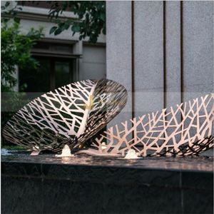 Escultura Dorada Grande Multifuncional de Acero Inoxidable 304 de Alta Calidad, Resistente al Agua y Duradera, para Montaje en Suelo Exterior - Product Image 1