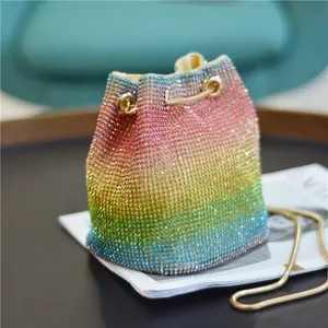 2021 tas tangan mewah Bling wanita berlian imitasi pelangi kristal tas Clutch rantai berlian tas ember tas malam berlian imitasi