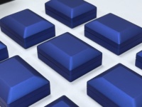 Boîte à bijoux LED bleue avec logo personnalisé pour l'emballage et la présentation de colliers de luxe