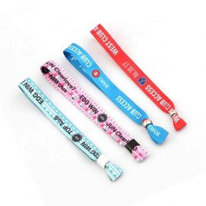 Bracelets en tissu personnalisés de luxe pour événements sportifs et fêtes, billets et bracelets de poignet à prix abordable - Product Image 1