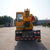 Grue automobile 6t avec flèche à 7 sections, mini-grue hydraulique sur camion pour la construction rurale et le retransplantage d'arbres