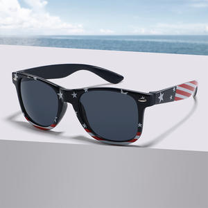 Gafas de sol retro con tachuelas para hombre, protección UV400, montura de PC, lentes AC, gafas de sol de moda para viajes, conducción y pesca. - Product Image 4