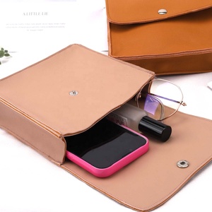 حقيبة جلدية فاخرة مطبوعة بشعار مخصص من الجلد الصناعي بأزرار رفرف مقاومة للماء مغلف مجوهرات مستحضرات تجميل حقيبة سفر جلدية - Product Image 4