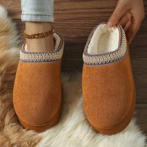 Chaussons d'intérieur pour hommes à semelle épaisse et bout fermé en daim avec coutures, pour usage domestique, automne-hiver, directement du fabricant, en stock - Product Image 4