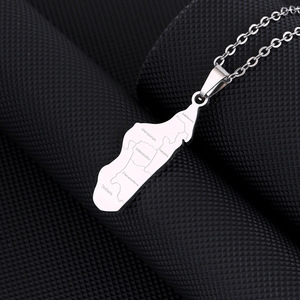 Colliers chaîne avec carte de <span class=keywords><strong>Madagascar</strong></span> HY, en acier inoxydable plaqué, <span class=keywords><strong>pendentif</strong></span> carte de la ville de <span class=keywords><strong>Madagascar</strong></span> et drapeau national - Product Image 3