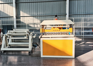 Machine <span class=keywords><strong>simple</strong></span> et automatique hydraulique pour la fabrication de capuchons de toit en Aluzinc avec moteur, engrenages et roulements pour tôles PPGI/galvanisées, facile à utiliser - Product Image 2