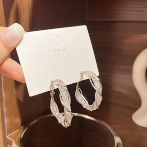 Pendientes de moda simples 2025, S925 pendientes de plata, circón, accesorios de joyería versátiles para mujer, Boutique de moda - Product Image 6