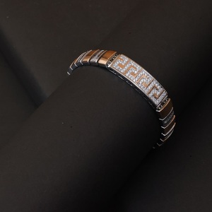 Trend Inspired <b>Silver</b> Bracelet Elegant Jewelry Accessory <b>for</b> Women and <b>Men</b> with Stylish Casual Wear Design - Product Image 1