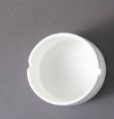 The ashtray comes with a dish