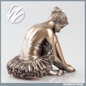 ブロンズ製の座るバレエダンサー像、金属工芸品 - Product Image 5