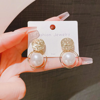 Boucles d'oreilles à clous en forme de cœur rond en perle blanche élégante et simple, boucles d'oreilles pour femmes, boucles d'oreilles de tempérament, vente en gros